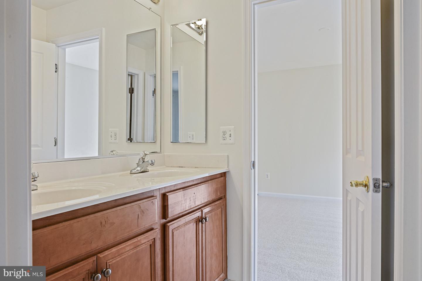 41972 URAL DR, ALDIE, Virginia 20105, 4 Bedrooms Bedrooms, ,4 BathroomsBathrooms,Residential,For sale,41972 URAL DR,VALO2099166 MLS # VALO2099166