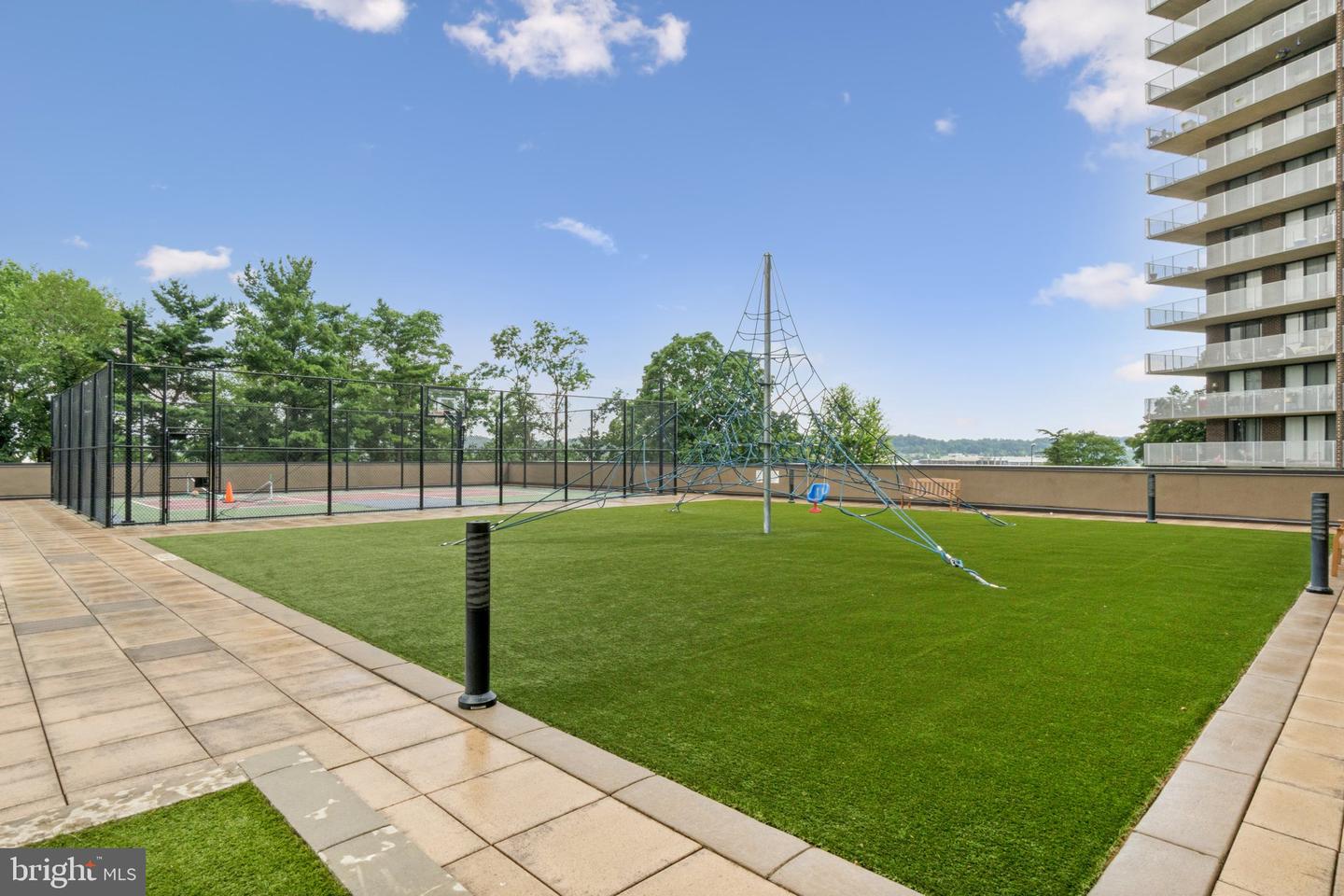 250 S REYNOLDS ST #610, ALEXANDRIA, Virginia 22304, 2 Bedrooms Bedrooms, ,2 BathroomsBathrooms,Residential,For sale,250 S REYNOLDS ST #610,VAAX2046244 MLS # VAAX2046244