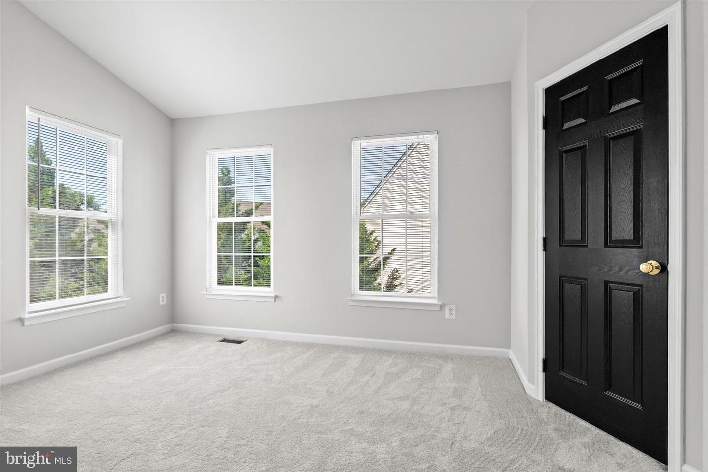 42806 LONGWORTH TER, CHANTILLY, Virginia 20152, 3 Bedrooms Bedrooms, 10 Rooms Rooms,3 BathroomsBathrooms,Residential,For sale,42806 LONGWORTH TER,VALO2099334 MLS # VALO2099334