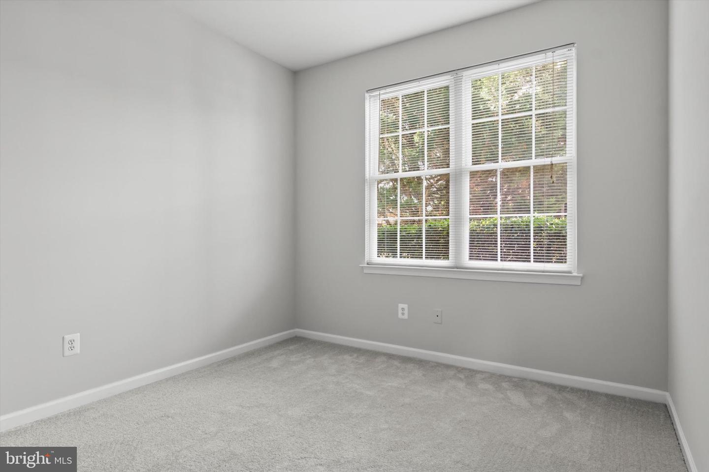 42806 LONGWORTH TER, CHANTILLY, Virginia 20152, 3 Bedrooms Bedrooms, 10 Rooms Rooms,3 BathroomsBathrooms,Residential,For sale,42806 LONGWORTH TER,VALO2099334 MLS # VALO2099334