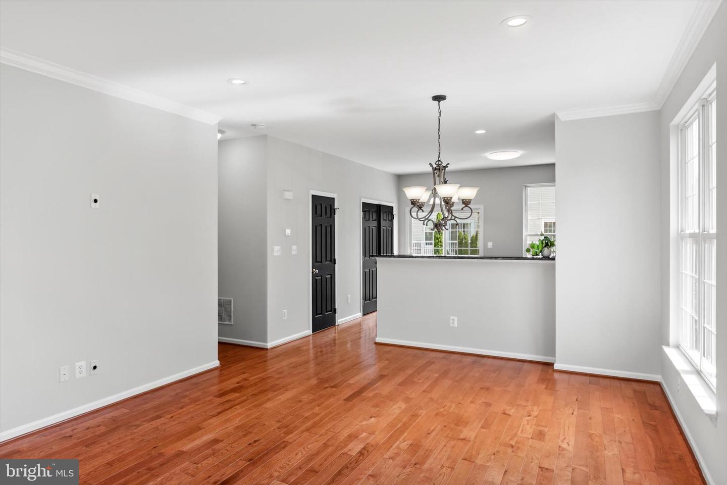 42806 LONGWORTH TER, CHANTILLY, Virginia 20152, 3 Bedrooms Bedrooms, 10 Rooms Rooms,3 BathroomsBathrooms,Residential,For sale,42806 LONGWORTH TER,VALO2099334 MLS # VALO2099334