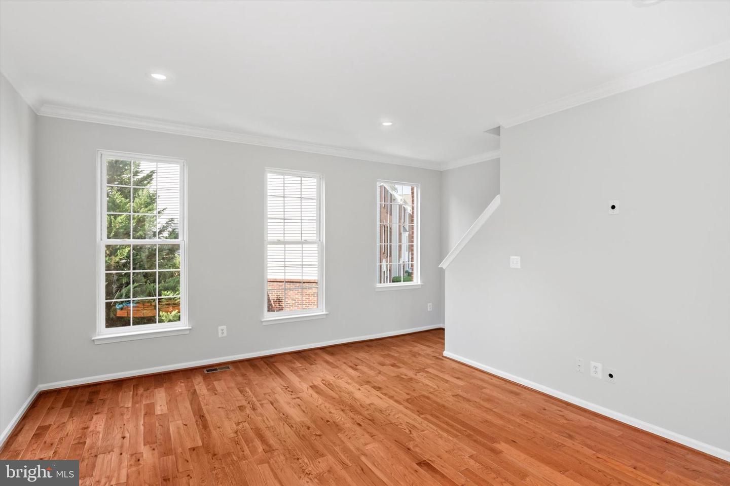 42806 LONGWORTH TER, CHANTILLY, Virginia 20152, 3 Bedrooms Bedrooms, 10 Rooms Rooms,3 BathroomsBathrooms,Residential,For sale,42806 LONGWORTH TER,VALO2099334 MLS # VALO2099334
