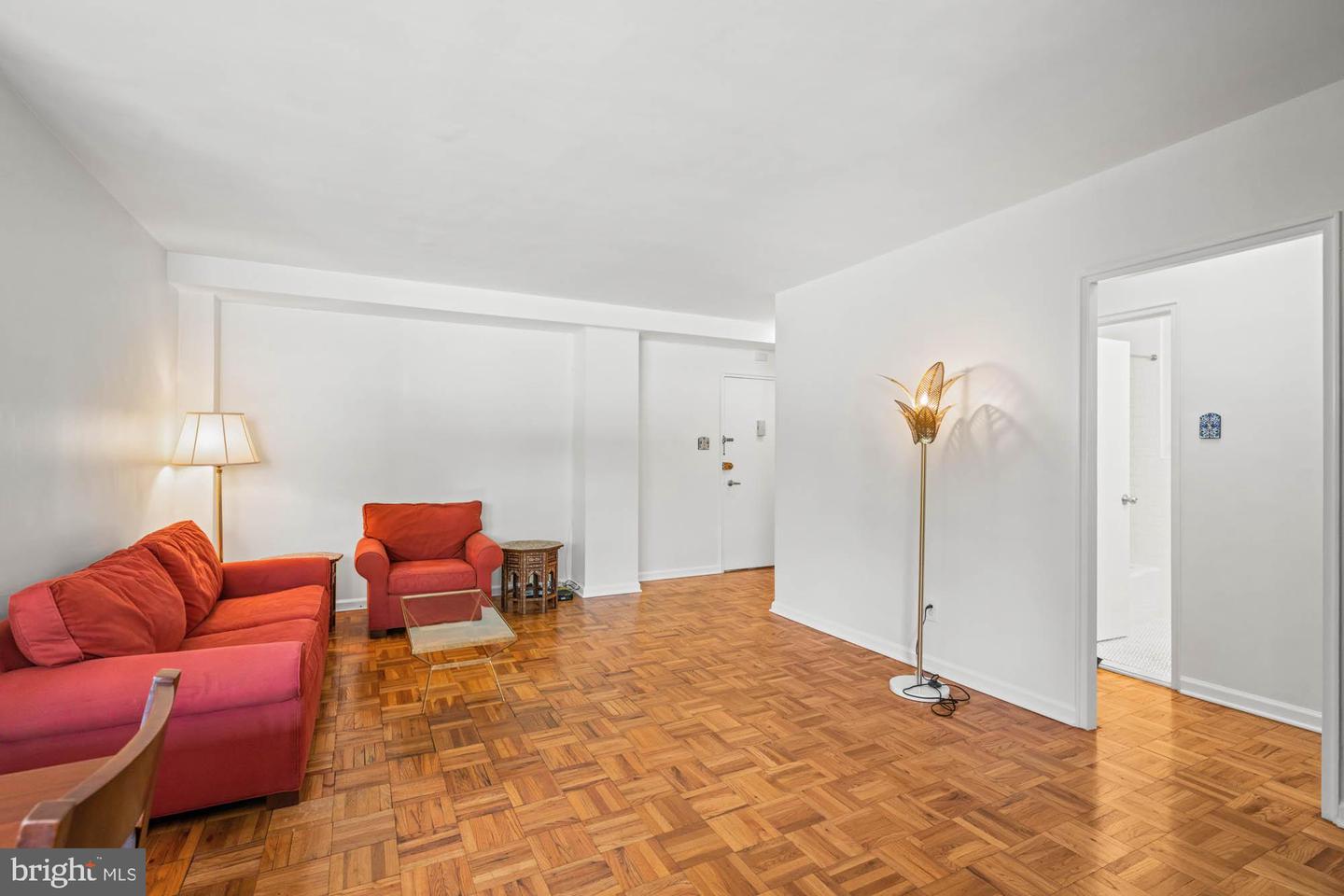 4740 CONNECTICUT AVE NW #204, WASHINGTON, District Of Columbia 20008, 1 Bedroom Bedrooms, ,1 BathroomBathrooms,Residential,For sale,4740 CONNECTICUT AVE NW #204,DCDC2205440 MLS # DCDC2205440