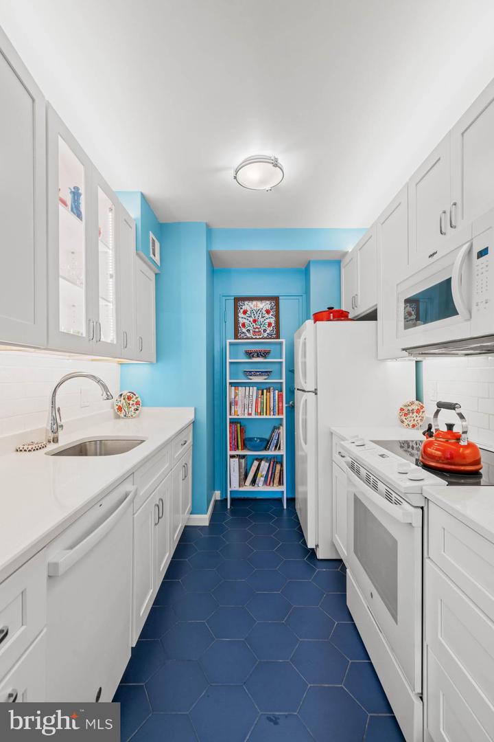 4740 CONNECTICUT AVE NW #204, WASHINGTON, District Of Columbia 20008, 1 Bedroom Bedrooms, ,1 BathroomBathrooms,Residential,For sale,4740 CONNECTICUT AVE NW #204,DCDC2205440 MLS # DCDC2205440