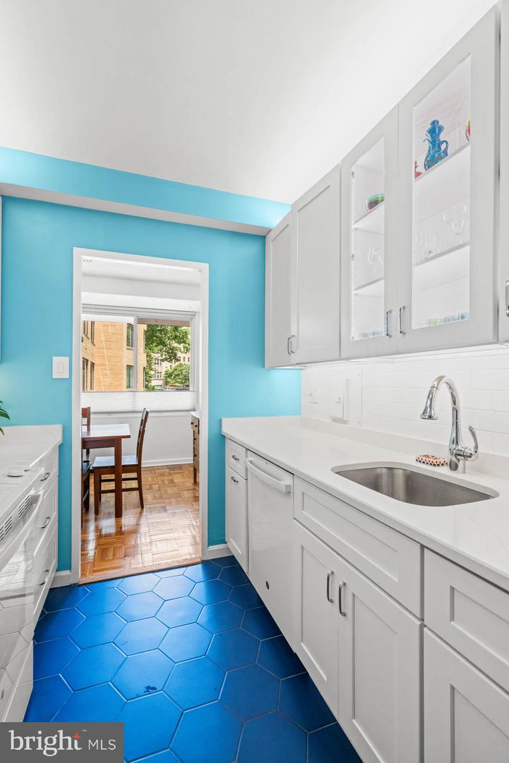 4740 CONNECTICUT AVE NW #204, WASHINGTON, District Of Columbia 20008, 1 Bedroom Bedrooms, ,1 BathroomBathrooms,Residential,For sale,4740 CONNECTICUT AVE NW #204,DCDC2205440 MLS # DCDC2205440