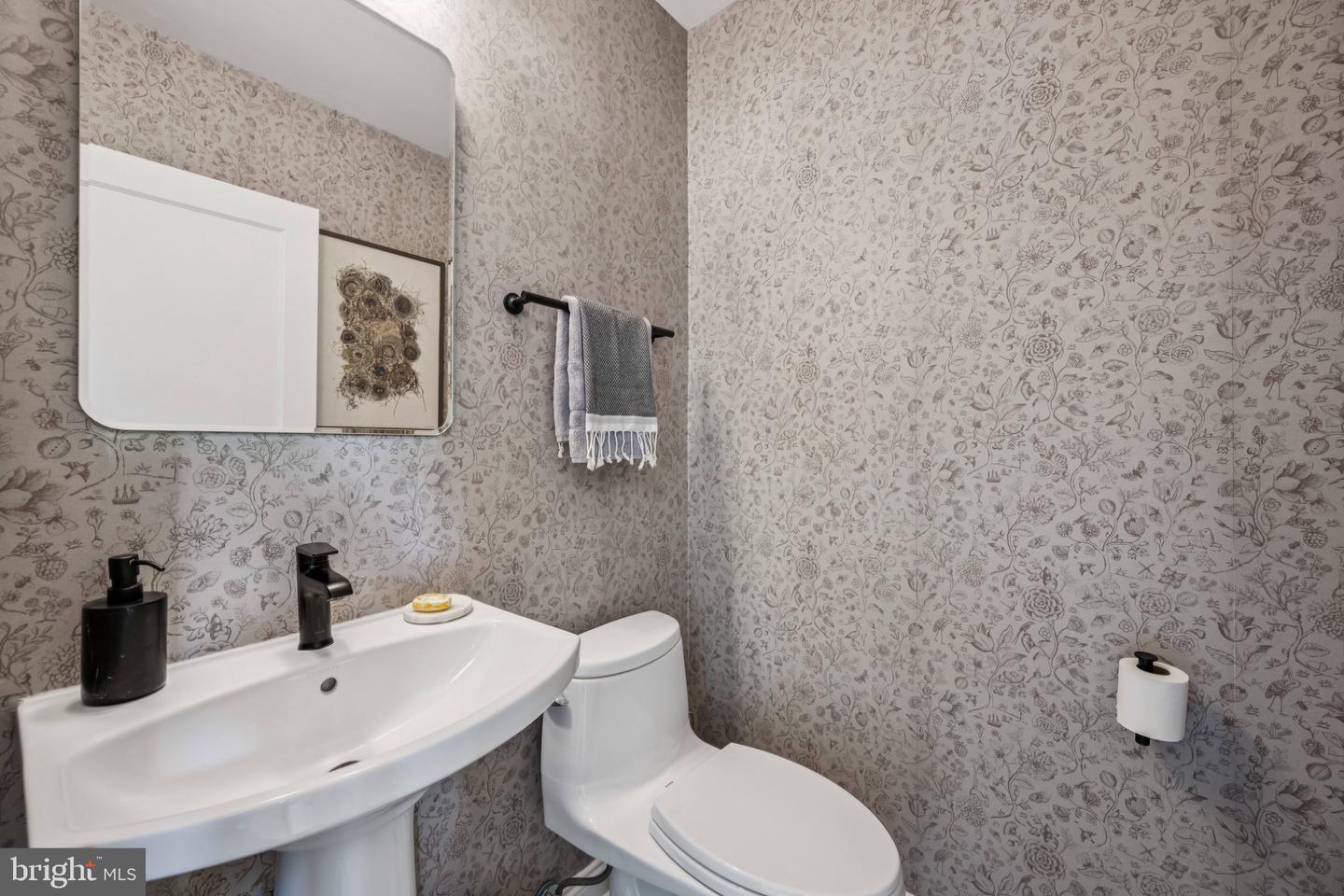 1610 BELMONT ST NW #B, WASHINGTON, District Of Columbia 20009, 3 Bedrooms Bedrooms, ,2 BathroomsBathrooms,Residential,For sale,1610 BELMONT ST NW #B,DCDC2205448 MLS # DCDC2205448