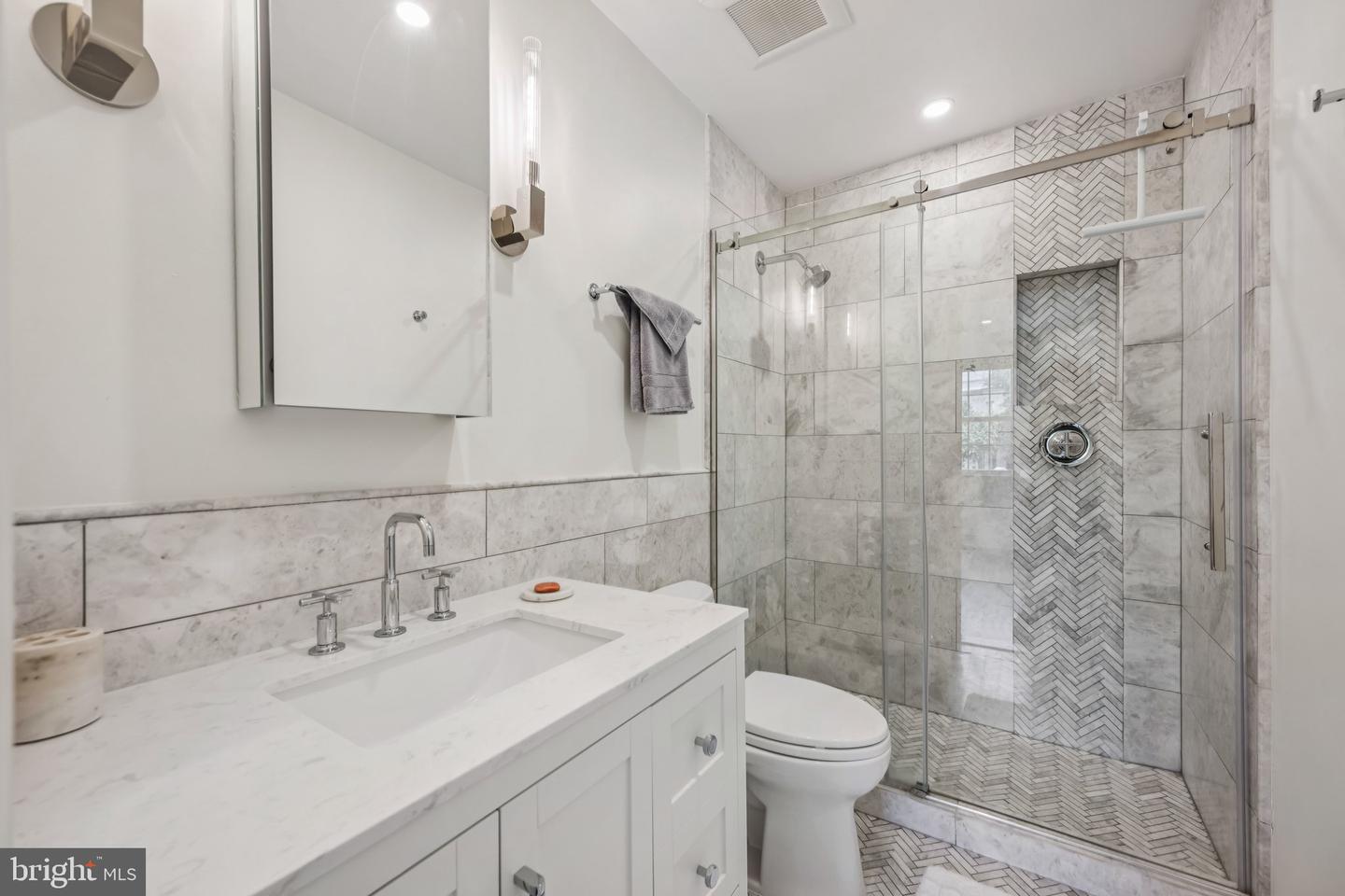 1610 BELMONT ST NW #B, WASHINGTON, District Of Columbia 20009, 3 Bedrooms Bedrooms, ,2 BathroomsBathrooms,Residential,For sale,1610 BELMONT ST NW #B,DCDC2205448 MLS # DCDC2205448