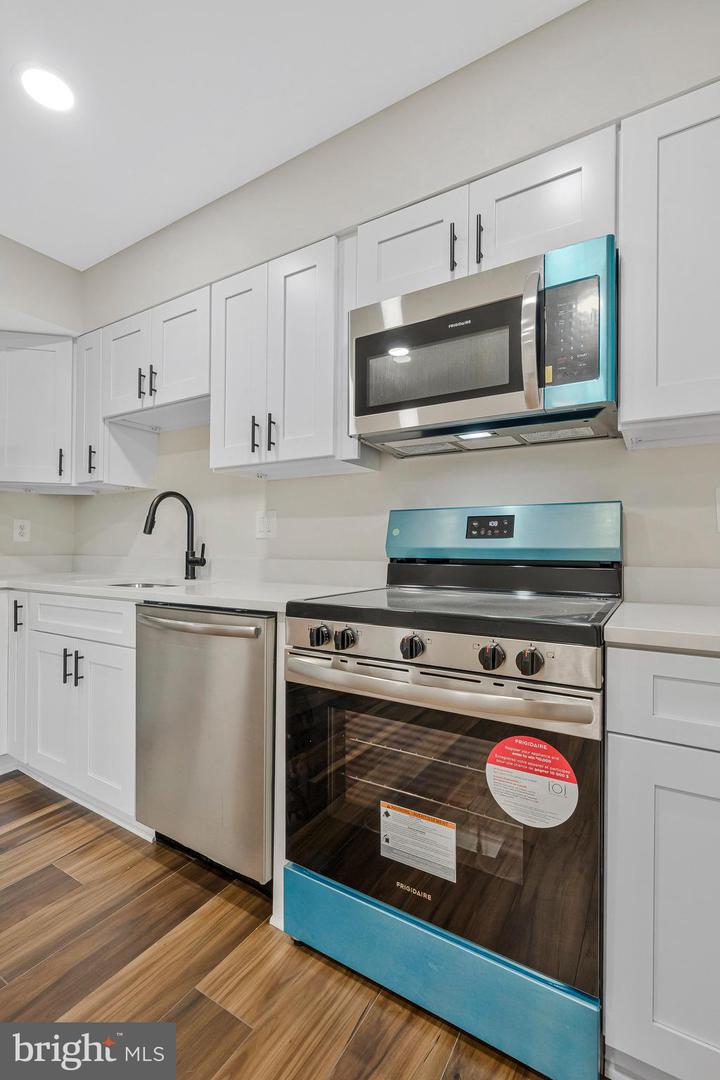 308 SANDERSON DR, STERLING, Virginia 20164, 3 Bedrooms Bedrooms, ,2 BathroomsBathrooms,Residential,For sale,308 SANDERSON DR,VALO2099212 MLS # VALO2099212