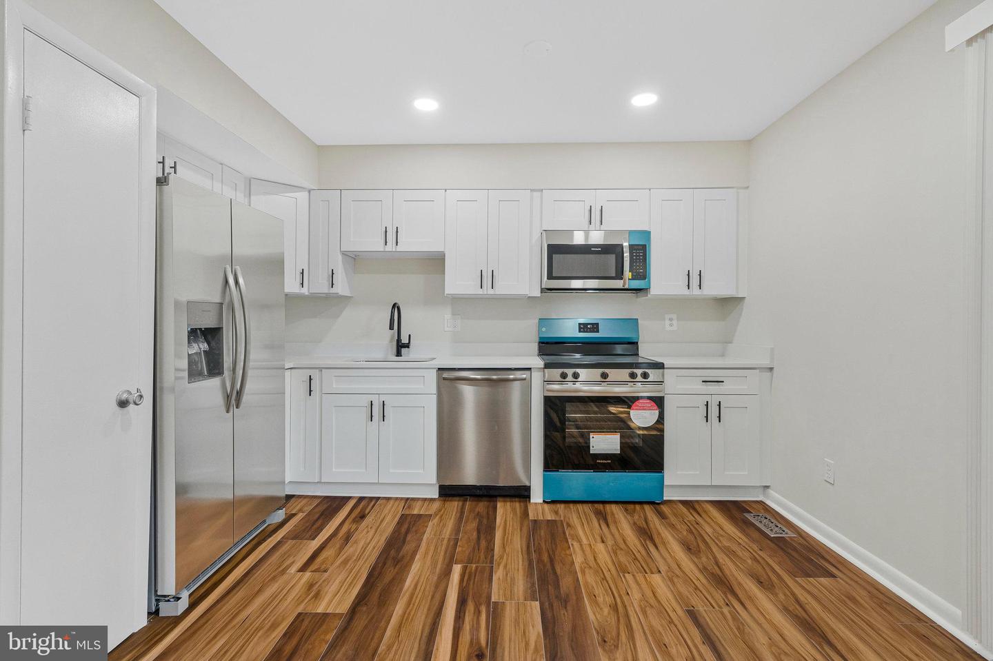 308 SANDERSON DR, STERLING, Virginia 20164, 3 Bedrooms Bedrooms, ,2 BathroomsBathrooms,Residential,For sale,308 SANDERSON DR,VALO2099212 MLS # VALO2099212