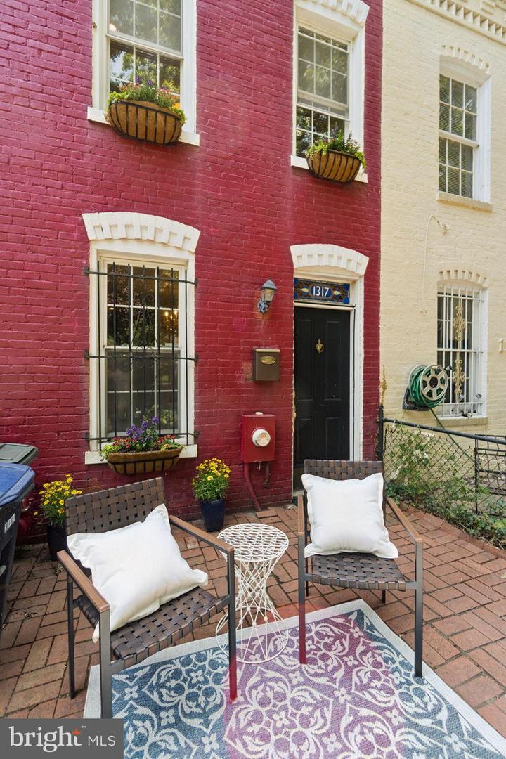 1317 POTOMAC AVE SE, WASHINGTON, District Of Columbia 20003, 2 Bedrooms Bedrooms, ,1 BathroomBathrooms,Residential,For sale,1317 POTOMAC AVE SE,DCDC2205478 MLS # DCDC2205478
