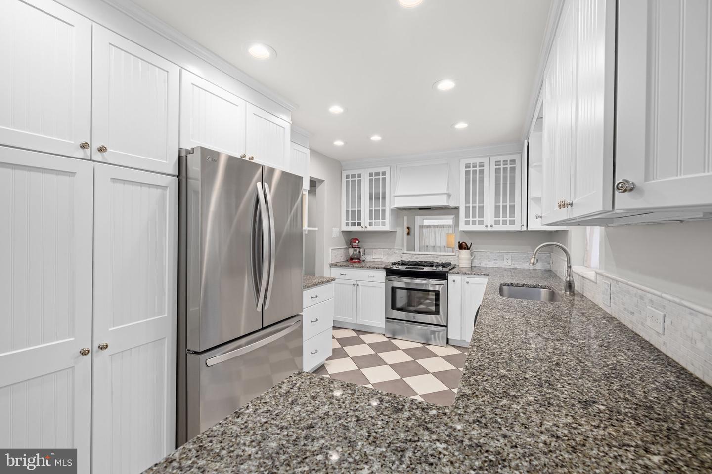 2800 W GEORGE MASON RD, FALLS CHURCH, Virginia 22042, 3 Bedrooms Bedrooms, ,2 BathroomsBathrooms,Residential,For sale,2800 W GEORGE MASON RD,VAFX2247224 MLS # VAFX2247224