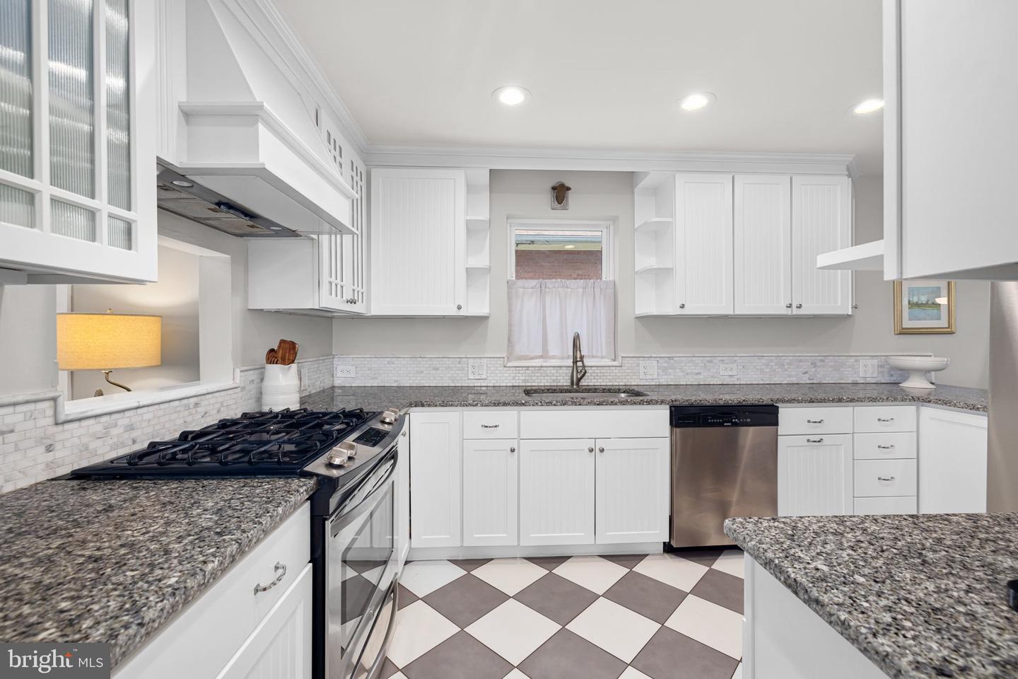 2800 W GEORGE MASON RD, FALLS CHURCH, Virginia 22042, 3 Bedrooms Bedrooms, ,2 BathroomsBathrooms,Residential,For sale,2800 W GEORGE MASON RD,VAFX2247224 MLS # VAFX2247224