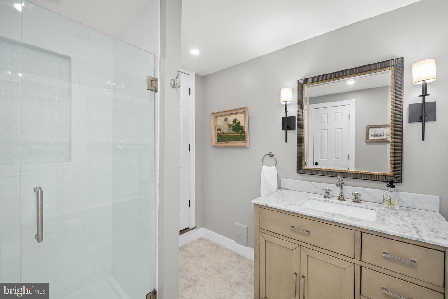 2800 W GEORGE MASON RD, FALLS CHURCH, Virginia 22042, 3 Bedrooms Bedrooms, ,2 BathroomsBathrooms,Residential,For sale,2800 W GEORGE MASON RD,VAFX2247224 MLS # VAFX2247224