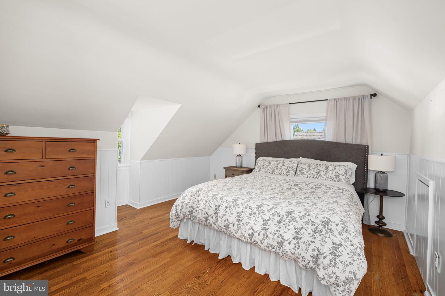 2800 W GEORGE MASON RD, FALLS CHURCH, Virginia 22042, 3 Bedrooms Bedrooms, ,2 BathroomsBathrooms,Residential,For sale,2800 W GEORGE MASON RD,VAFX2247224 MLS # VAFX2247224