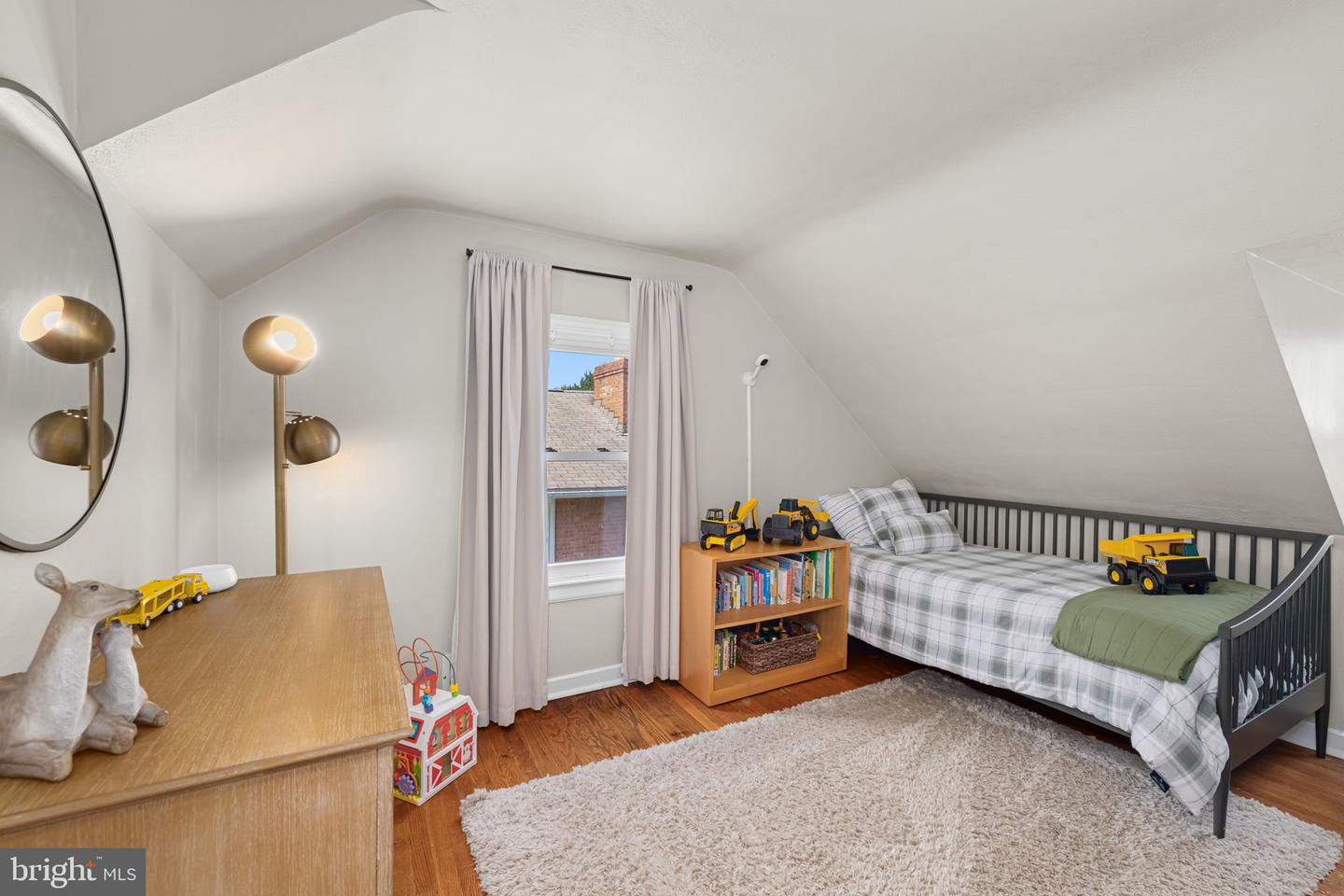 2800 W GEORGE MASON RD, FALLS CHURCH, Virginia 22042, 3 Bedrooms Bedrooms, ,2 BathroomsBathrooms,Residential,For sale,2800 W GEORGE MASON RD,VAFX2247224 MLS # VAFX2247224