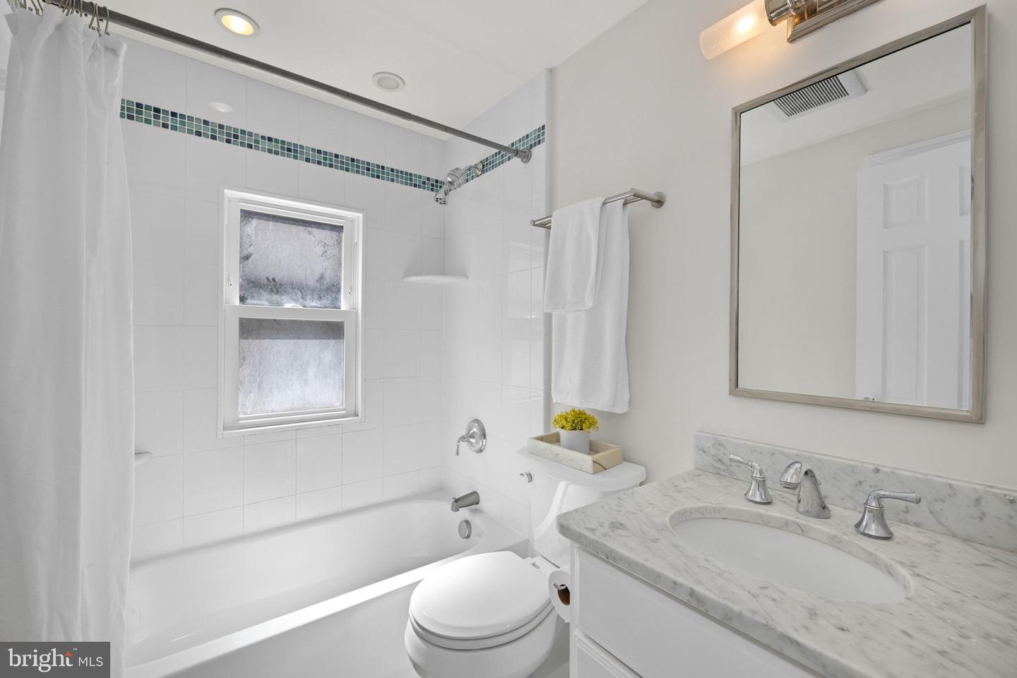 2800 W GEORGE MASON RD, FALLS CHURCH, Virginia 22042, 3 Bedrooms Bedrooms, ,2 BathroomsBathrooms,Residential,For sale,2800 W GEORGE MASON RD,VAFX2247224 MLS # VAFX2247224