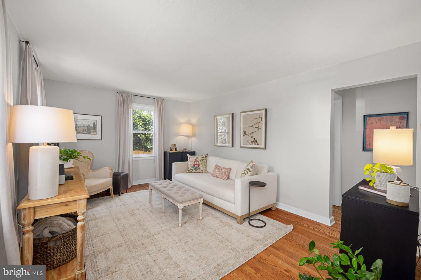 2800 W GEORGE MASON RD, FALLS CHURCH, Virginia 22042, 3 Bedrooms Bedrooms, ,2 BathroomsBathrooms,Residential,For sale,2800 W GEORGE MASON RD,VAFX2247224 MLS # VAFX2247224