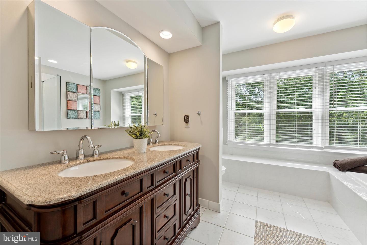 13945 STONEFIELD DR, CLIFTON, Virginia 20124, 4 Bedrooms Bedrooms, ,3 BathroomsBathrooms,Residential,For sale,13945 STONEFIELD DR,VAFX2247228 MLS # VAFX2247228