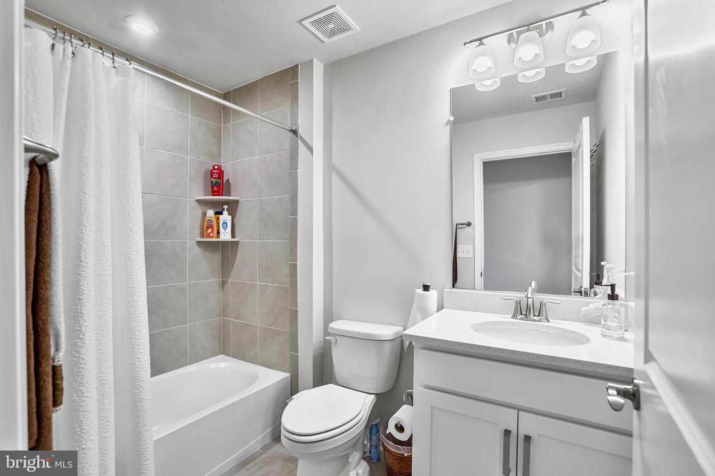 15937 CUCUMBER MAGNOLIA WAY, HAYMARKET, Virginia 20169, 2 Bedrooms Bedrooms, ,3 BathroomsBathrooms,Residential,For sale,15937 CUCUMBER MAGNOLIA WAY,VAPW2096992 MLS # VAPW2096992