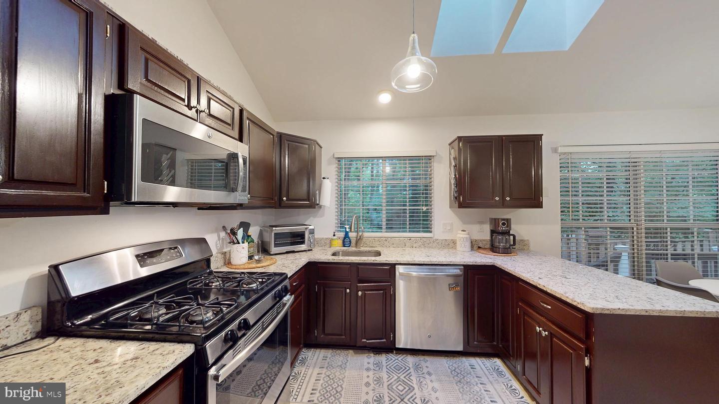322 DEERPATH AVE SW, LEESBURG, Virginia 20175, 3 Bedrooms Bedrooms, ,3 BathroomsBathrooms,Residential,For sale,322 DEERPATH AVE SW,VALO2099540 MLS # VALO2099540