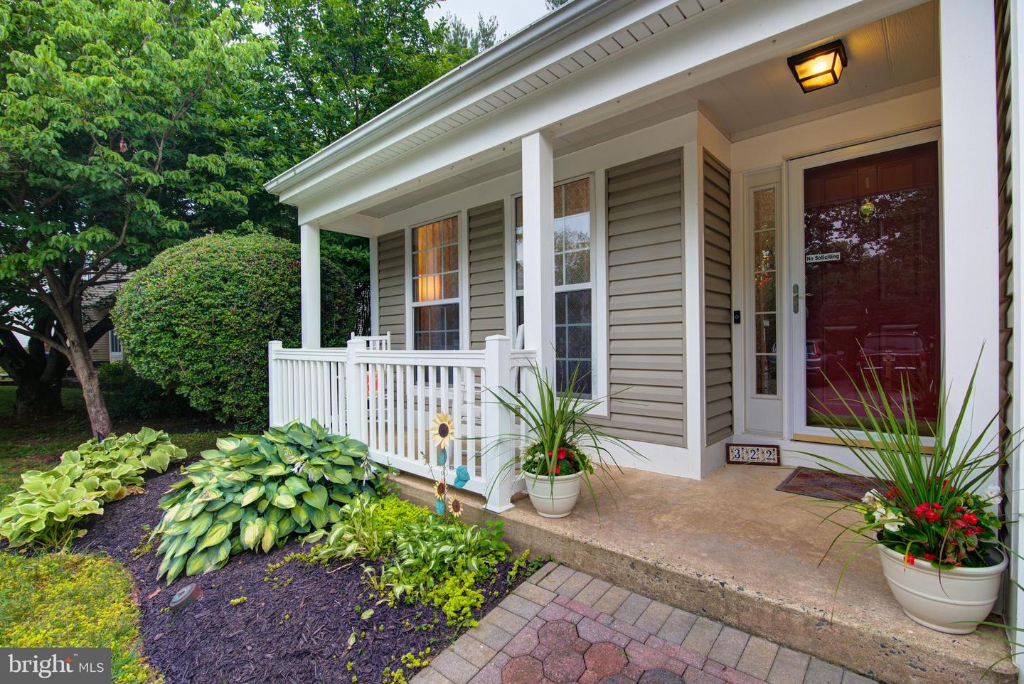 322 DEERPATH AVE SW, LEESBURG, Virginia 20175, 3 Bedrooms Bedrooms, ,3 BathroomsBathrooms,Residential,For sale,322 DEERPATH AVE SW,VALO2099540 MLS # VALO2099540