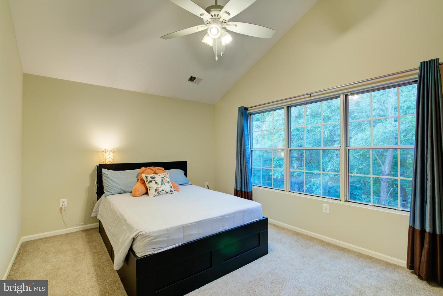 322 DEERPATH AVE SW, LEESBURG, Virginia 20175, 3 Bedrooms Bedrooms, ,3 BathroomsBathrooms,Residential,For sale,322 DEERPATH AVE SW,VALO2099540 MLS # VALO2099540