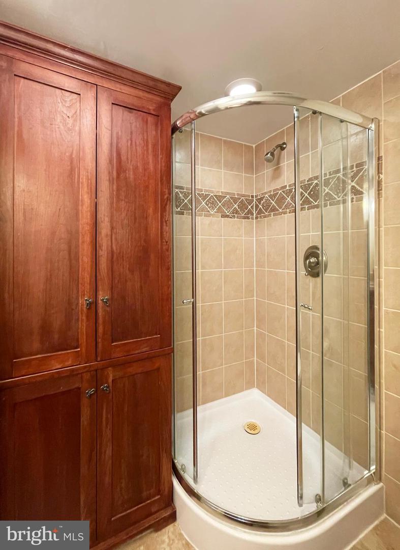 322 DEERPATH AVE SW, LEESBURG, Virginia 20175, 3 Bedrooms Bedrooms, ,3 BathroomsBathrooms,Residential,For sale,322 DEERPATH AVE SW,VALO2099540 MLS # VALO2099540