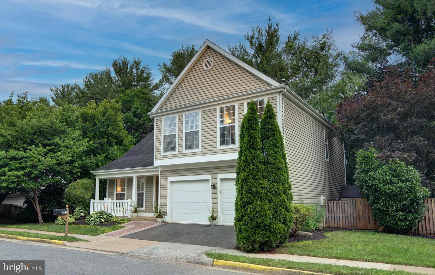 322 DEERPATH AVE SW, LEESBURG, Virginia 20175, 3 Bedrooms Bedrooms, ,3 BathroomsBathrooms,Residential,For sale,322 DEERPATH AVE SW,VALO2099540 MLS # VALO2099540