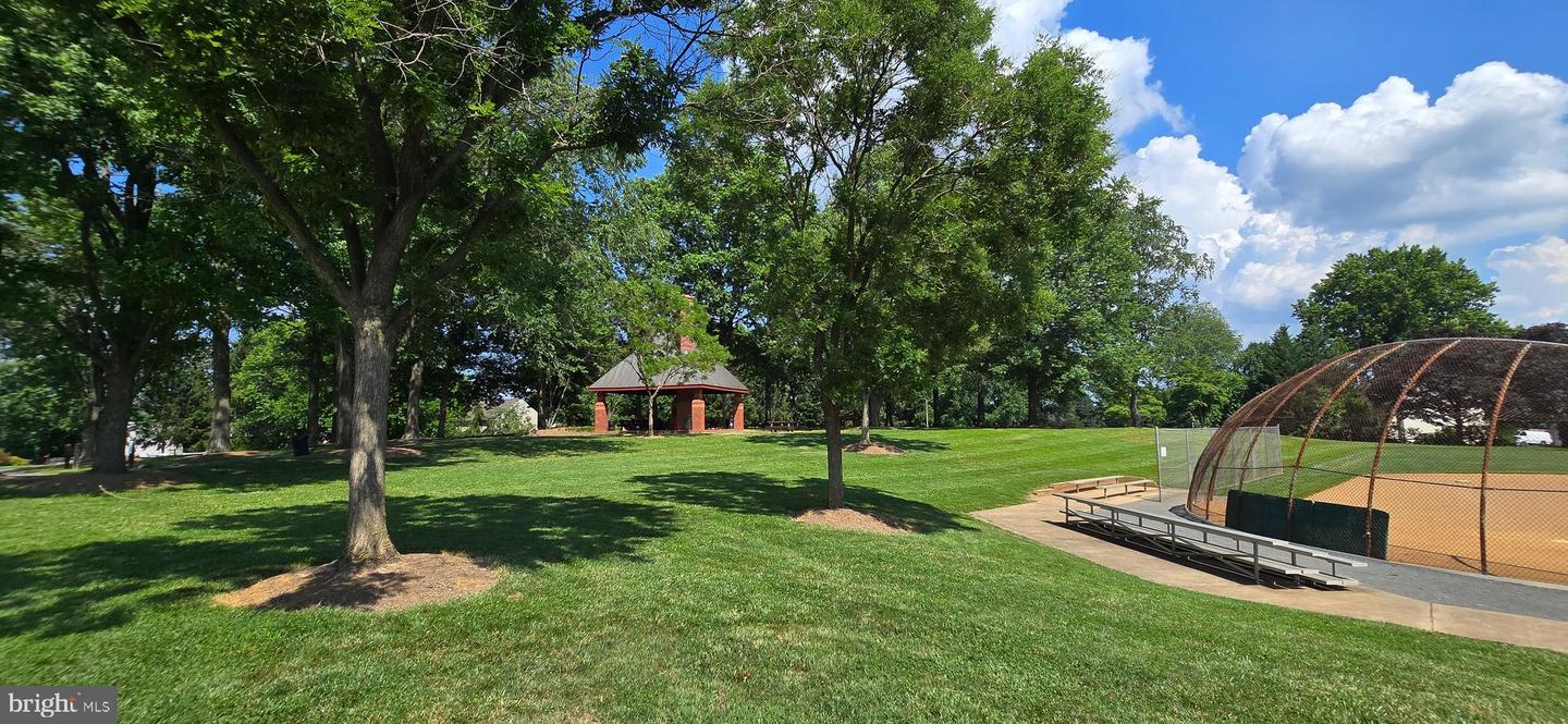 322 DEERPATH AVE SW, LEESBURG, Virginia 20175, 3 Bedrooms Bedrooms, ,3 BathroomsBathrooms,Residential,For sale,322 DEERPATH AVE SW,VALO2099540 MLS # VALO2099540