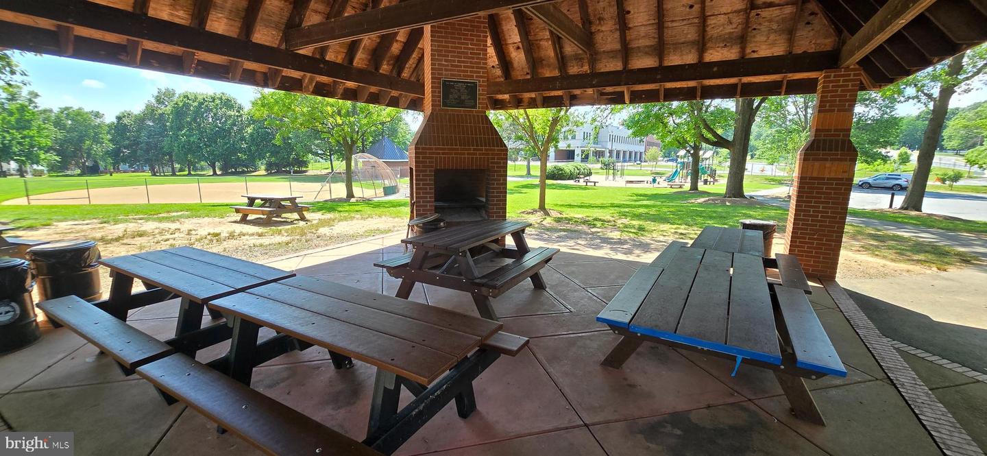322 DEERPATH AVE SW, LEESBURG, Virginia 20175, 3 Bedrooms Bedrooms, ,3 BathroomsBathrooms,Residential,For sale,322 DEERPATH AVE SW,VALO2099540 MLS # VALO2099540