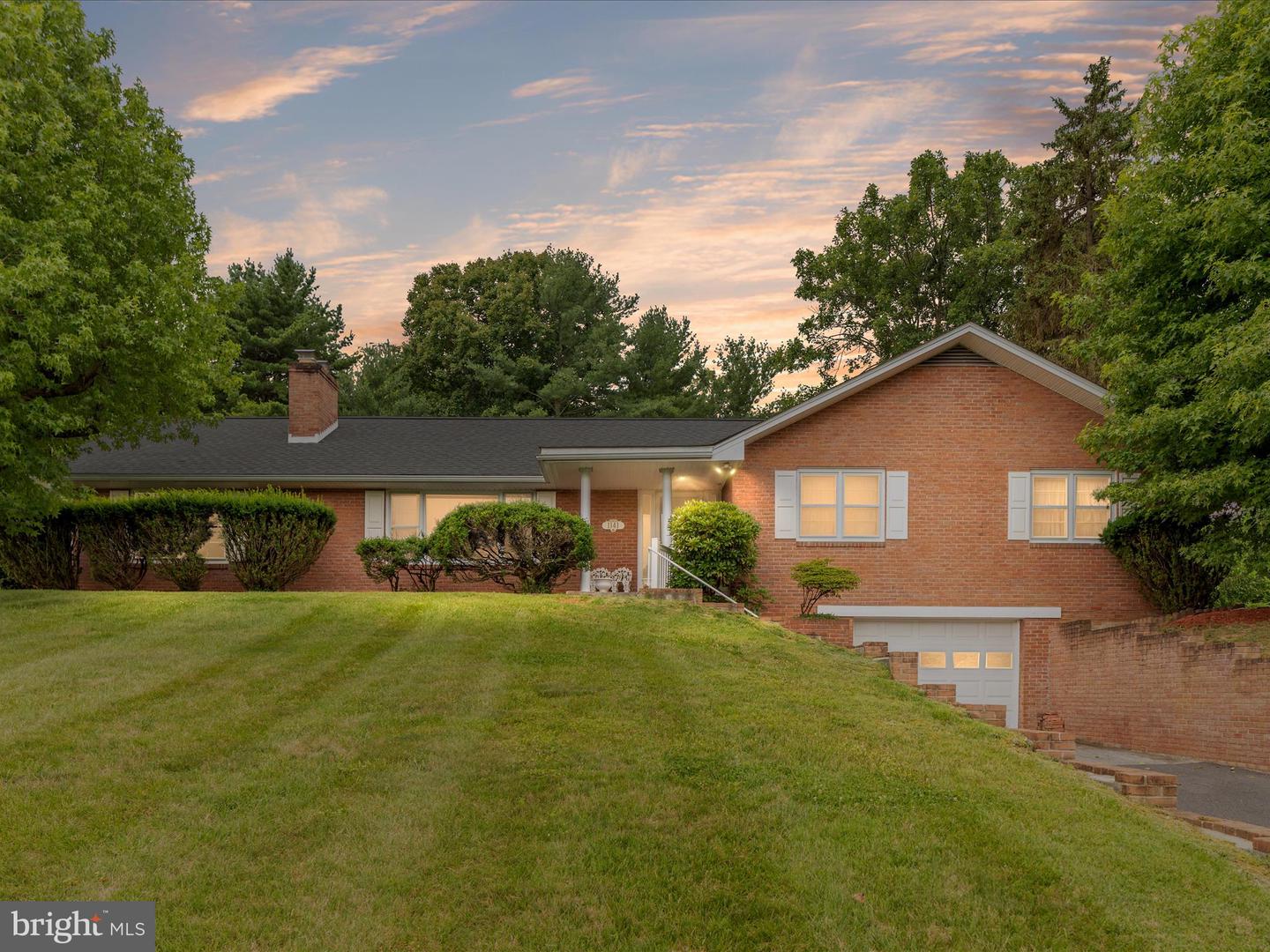 1141 ELM ST, FRONT ROYAL, Virginia 22630, 3 Bedrooms Bedrooms, ,3 BathroomsBathrooms,Residential,For sale,1141 ELM ST,VAWR2011462 MLS # VAWR2011462
