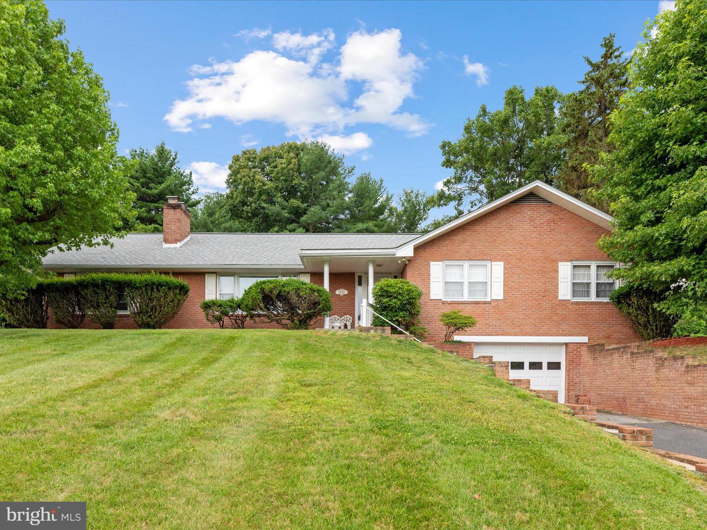 1141 ELM ST, FRONT ROYAL, Virginia 22630, 3 Bedrooms Bedrooms, ,3 BathroomsBathrooms,Residential,For sale,1141 ELM ST,VAWR2011462 MLS # VAWR2011462