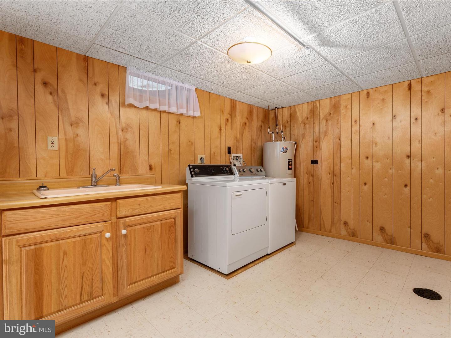 1141 ELM ST, FRONT ROYAL, Virginia 22630, 3 Bedrooms Bedrooms, ,3 BathroomsBathrooms,Residential,For sale,1141 ELM ST,VAWR2011462 MLS # VAWR2011462