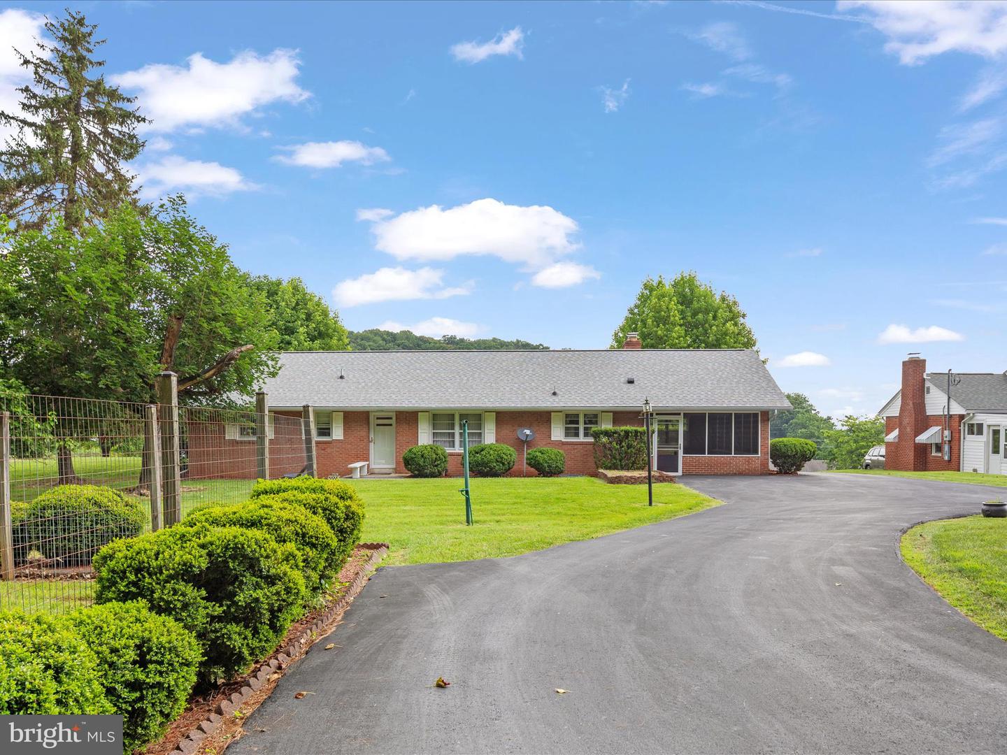 1141 ELM ST, FRONT ROYAL, Virginia 22630, 3 Bedrooms Bedrooms, ,3 BathroomsBathrooms,Residential,For sale,1141 ELM ST,VAWR2011462 MLS # VAWR2011462