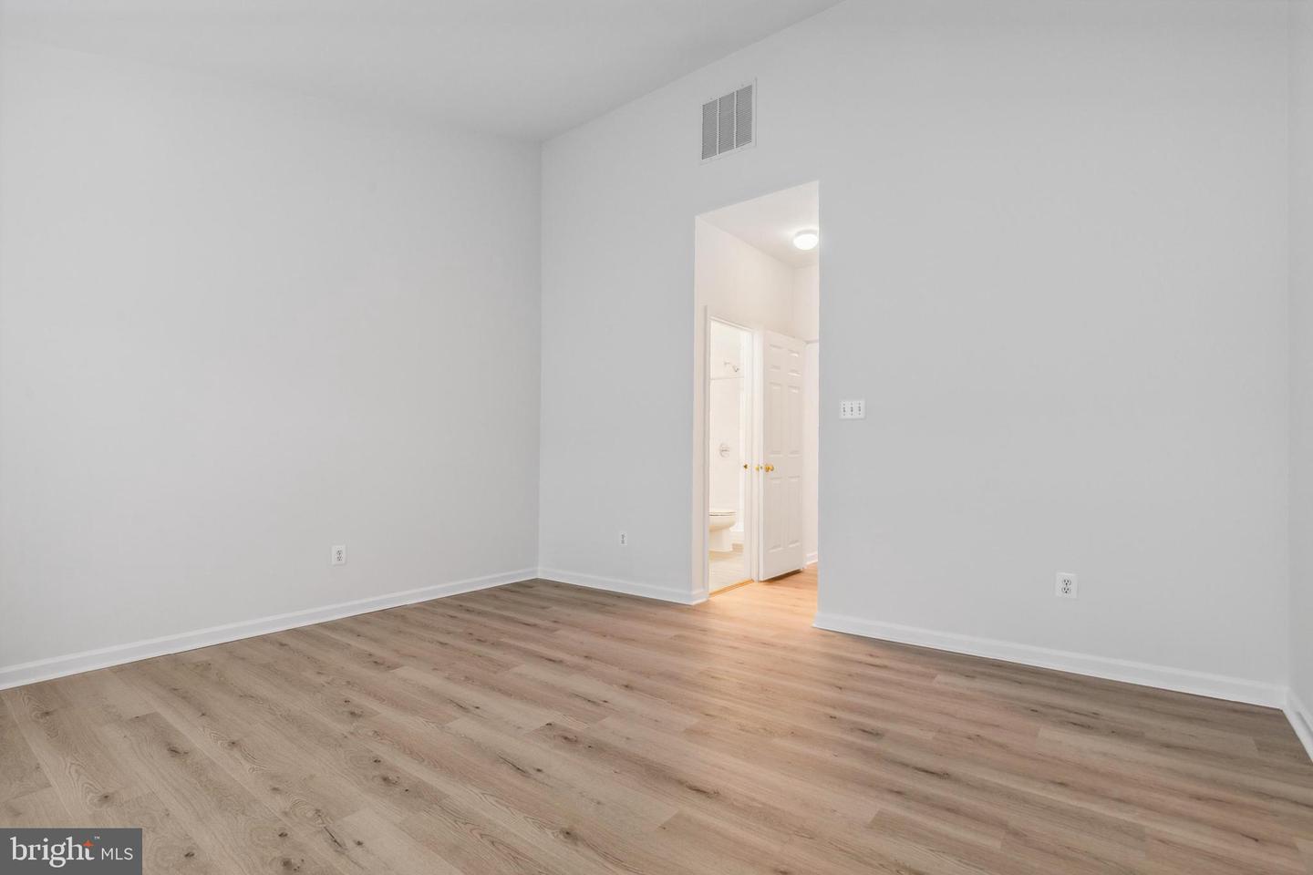 24995 RIDING CENTER DR, CHANTILLY, Virginia 20152, 3 Bedrooms Bedrooms, ,3 BathroomsBathrooms,Residential,For sale,24995 RIDING CENTER DR,VALO2099558 MLS # VALO2099558
