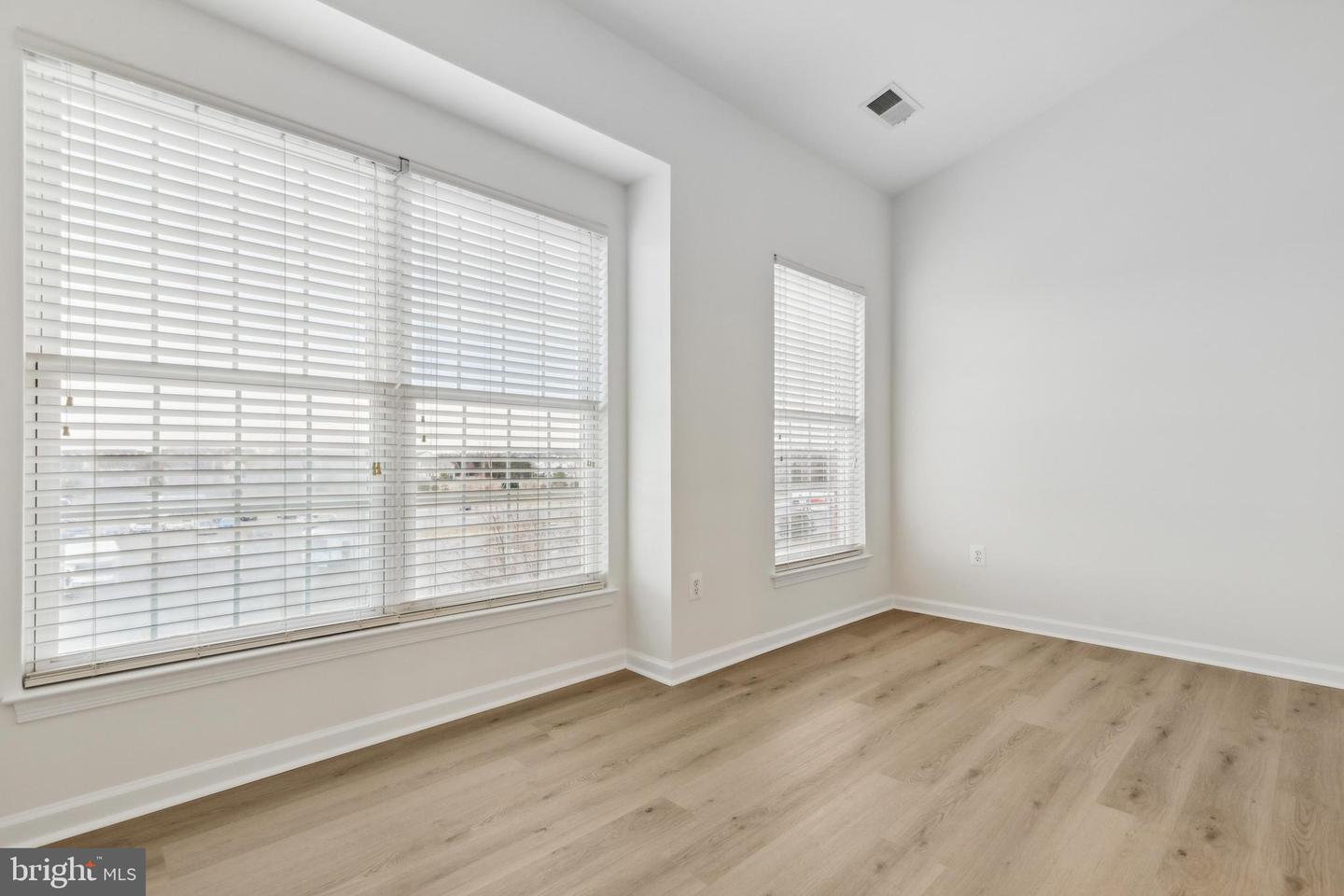 24995 RIDING CENTER DR, CHANTILLY, Virginia 20152, 3 Bedrooms Bedrooms, ,3 BathroomsBathrooms,Residential,For sale,24995 RIDING CENTER DR,VALO2099558 MLS # VALO2099558