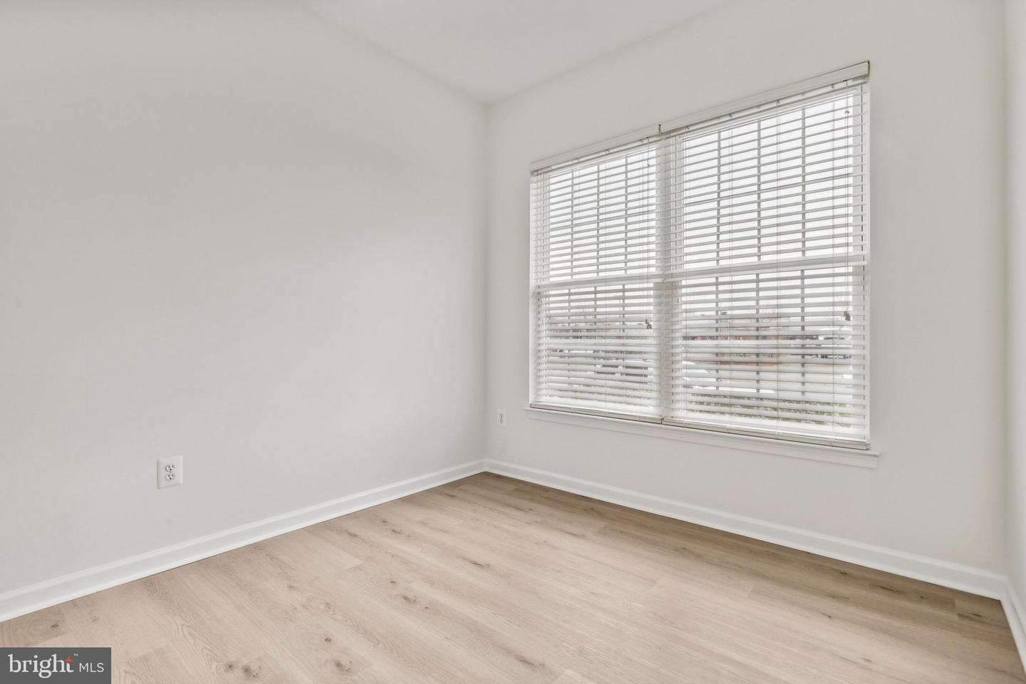 24995 RIDING CENTER DR, CHANTILLY, Virginia 20152, 3 Bedrooms Bedrooms, ,3 BathroomsBathrooms,Residential,For sale,24995 RIDING CENTER DR,VALO2099558 MLS # VALO2099558