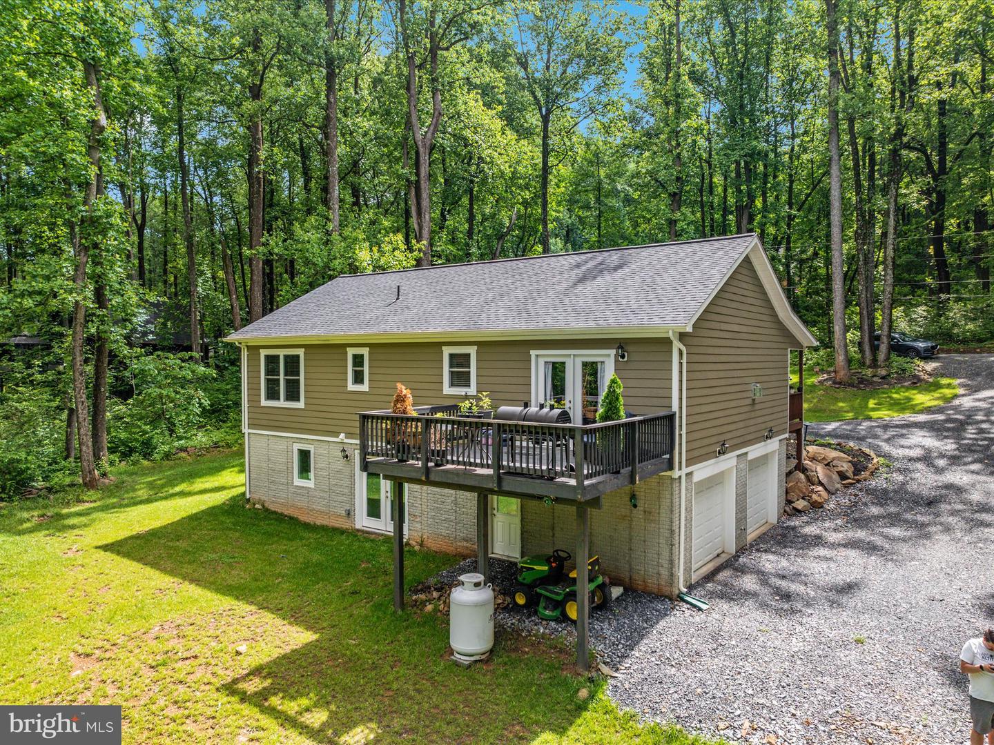 295 ROCKY MOUNT RD, LINDEN, Virginia 22642, 3 Bedrooms Bedrooms, ,2 BathroomsBathrooms,Residential,For sale,295 ROCKY MOUNT RD,VAWR2011466 MLS # VAWR2011466