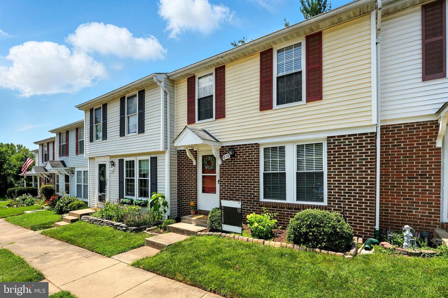 838 OAK LEAF CT, WARRENTON, Virginia 20186, 3 Bedrooms Bedrooms, ,2 BathroomsBathrooms,Residential,For sale,838 OAK LEAF CT,VAFQ2017058 MLS # VAFQ2017058