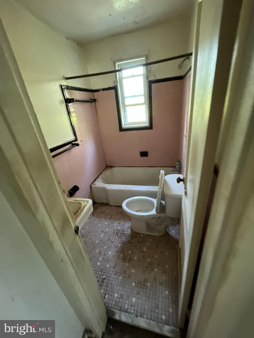 3650 EDISON ST, ALEXANDRIA, Virginia 22305, 3 Bedrooms Bedrooms, ,1 BathroomBathrooms,Residential,For sale,3650 EDISON ST,VAAX2046522 MLS # VAAX2046522