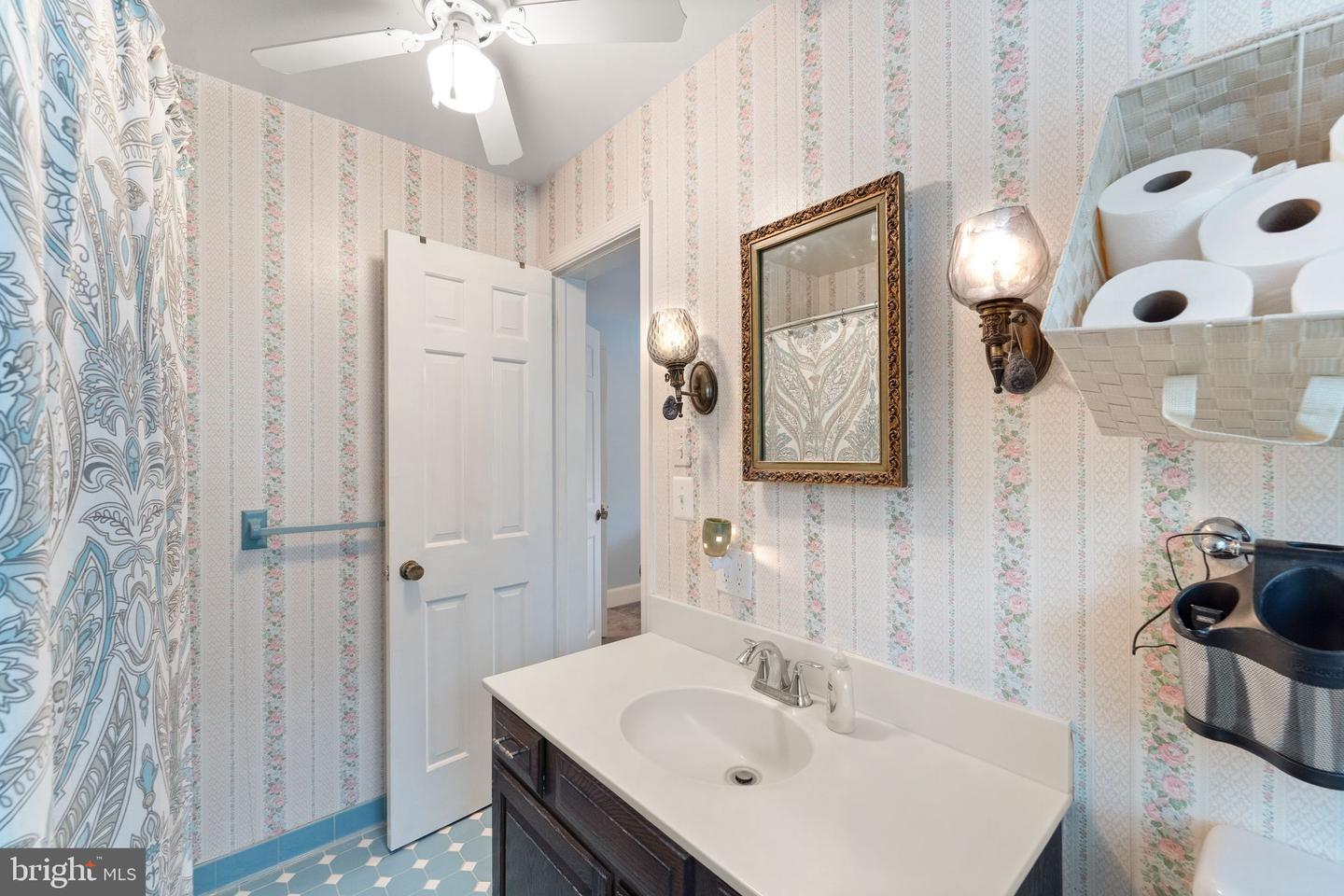 7511 & 7519 ELMORES LN, WARRENTON, Virginia 20187, 9 Bedrooms Bedrooms, ,7 BathroomsBathrooms,Residential,For sale,7511 & 7519 ELMORES LN,VAFQ2017044 MLS # VAFQ2017044
