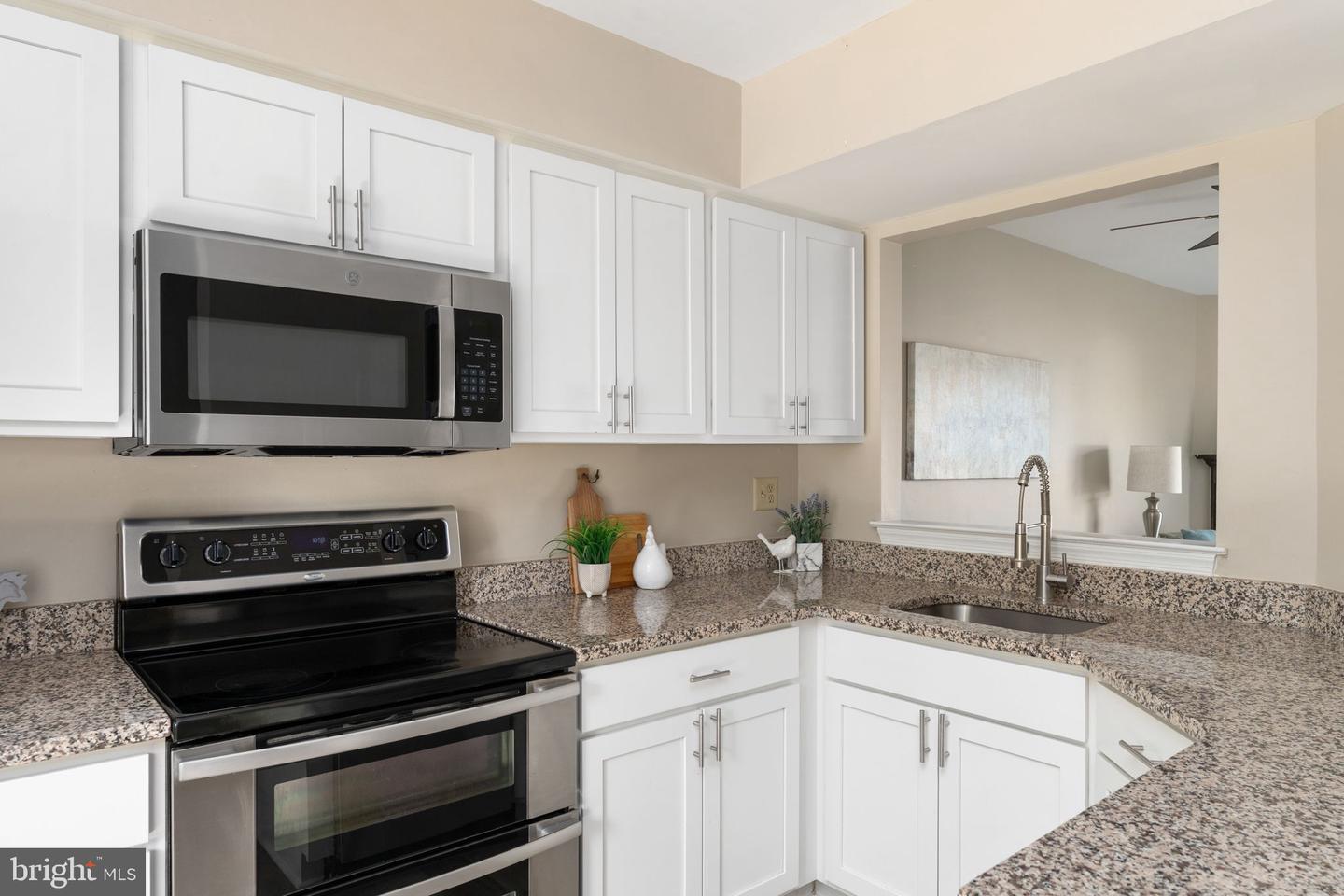 15370 GATEHOUSE TER, WOODBRIDGE, Virginia 22191, 2 Bedrooms Bedrooms, ,3 BathroomsBathrooms,Residential,For sale,15370 GATEHOUSE TER,VAPW2097074 MLS # VAPW2097074