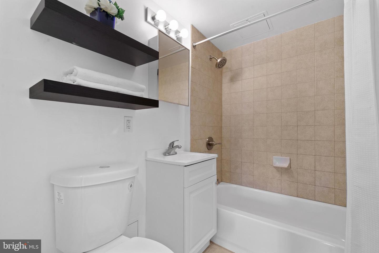 800 4TH ST SW #S421, WASHINGTON, District Of Columbia 20024, 2 Bedrooms Bedrooms, ,1 BathroomBathrooms,Residential,For sale,800 4TH ST SW #S421,DCDC2206040 MLS # DCDC2206040