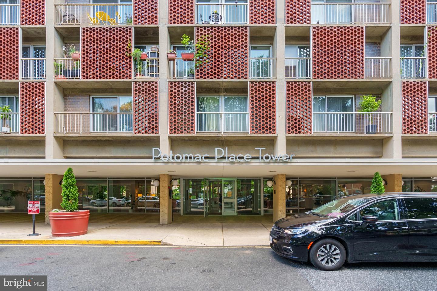 800 4TH ST SW #S421, WASHINGTON, District Of Columbia 20024, 2 Bedrooms Bedrooms, ,1 BathroomBathrooms,Residential,For sale,800 4TH ST SW #S421,DCDC2206040 MLS # DCDC2206040