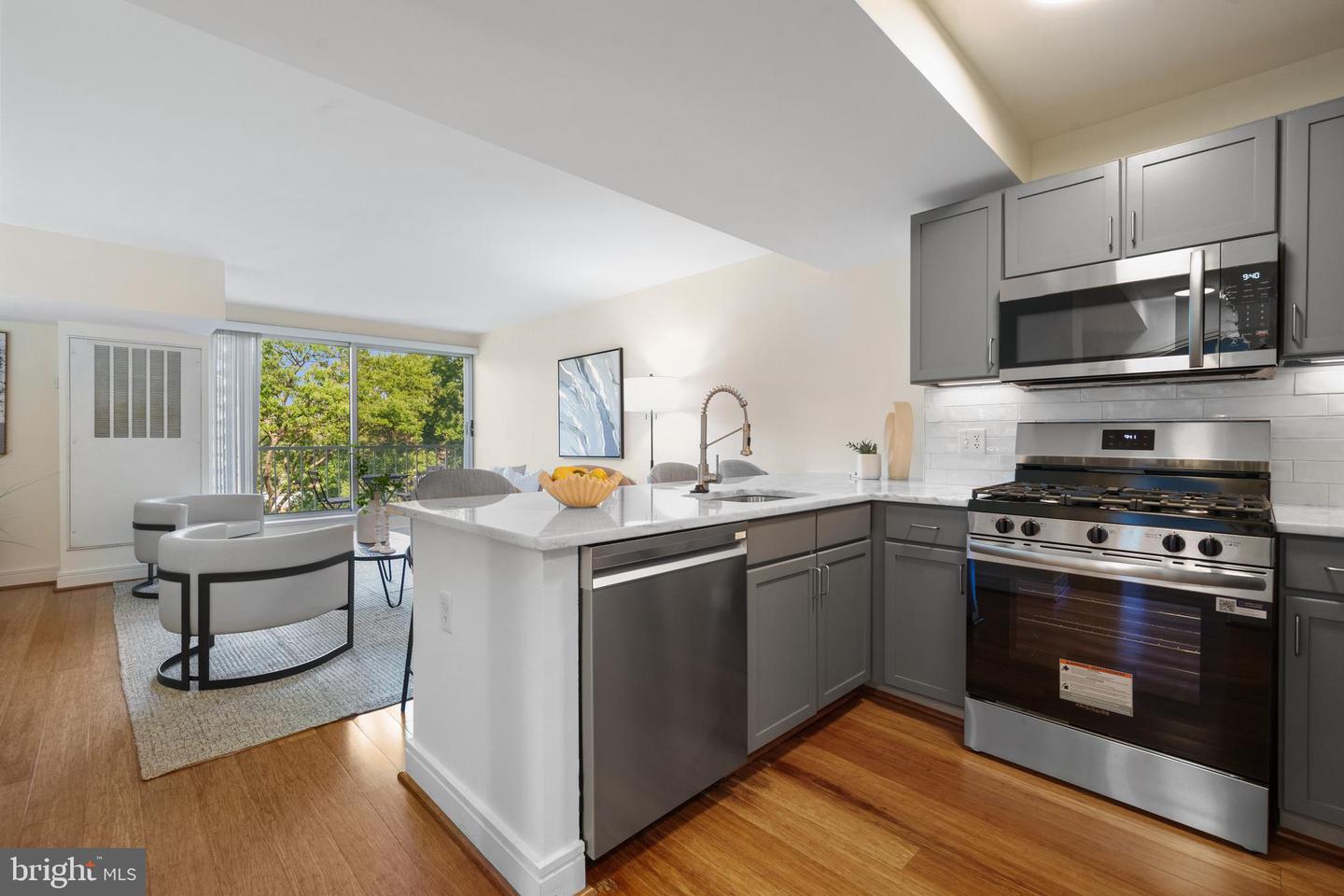 800 4TH ST SW #S421, WASHINGTON, District Of Columbia 20024, 2 Bedrooms Bedrooms, ,1 BathroomBathrooms,Residential,For sale,800 4TH ST SW #S421,DCDC2206040 MLS # DCDC2206040