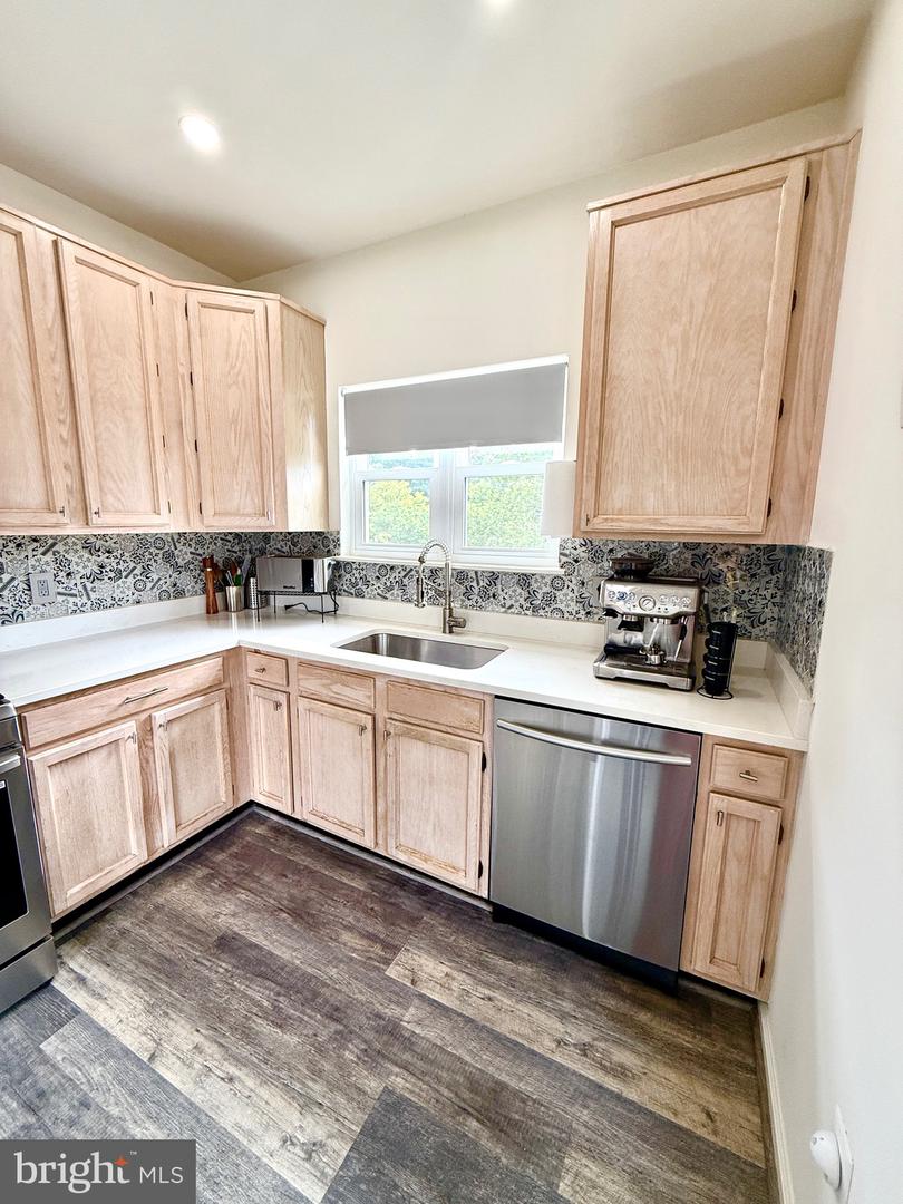 6541 GRANGE LN #401, ALEXANDRIA, Virginia 22315, 2 Bedrooms Bedrooms, ,2 BathroomsBathrooms,Residential,For sale,6541 GRANGE LN #401,VAFX2247798 MLS # VAFX2247798