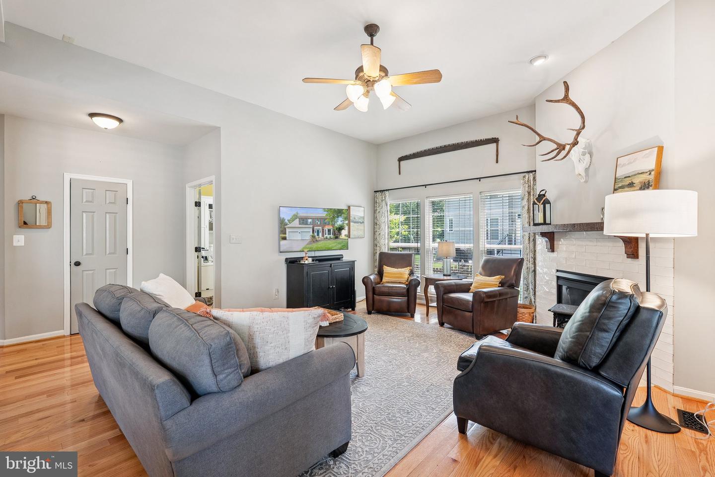 18265 OAK LAKE CT, LEESBURG, Virginia 20176, 4 Bedrooms Bedrooms, ,3 BathroomsBathrooms,Residential,For sale,18265 OAK LAKE CT,VALO2099714 MLS # VALO2099714
