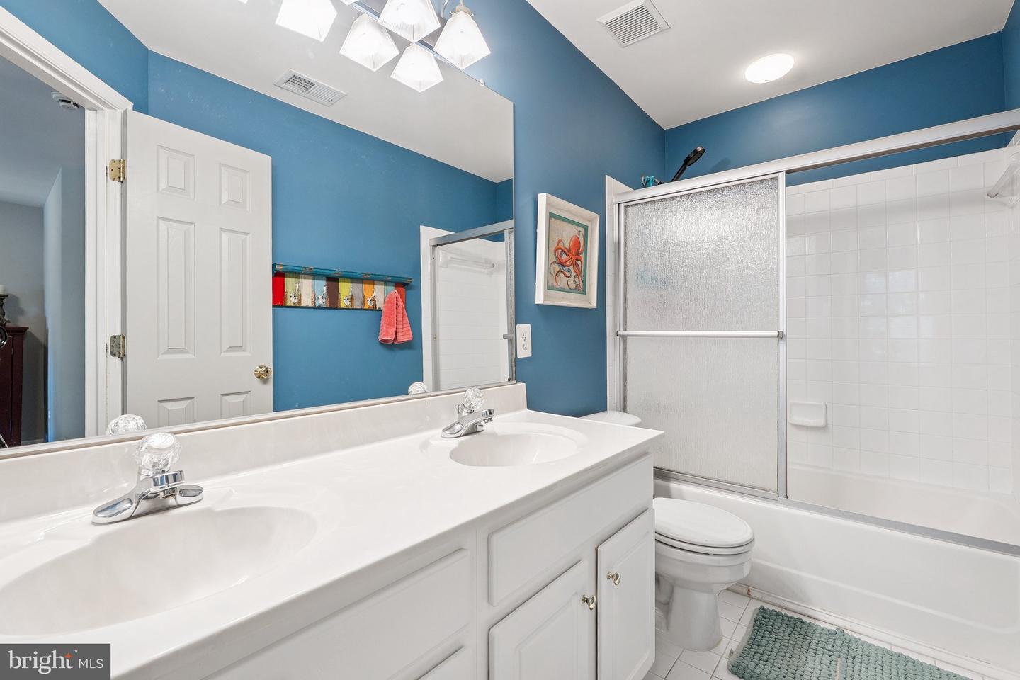 18265 OAK LAKE CT, LEESBURG, Virginia 20176, 4 Bedrooms Bedrooms, ,3 BathroomsBathrooms,Residential,For sale,18265 OAK LAKE CT,VALO2099714 MLS # VALO2099714