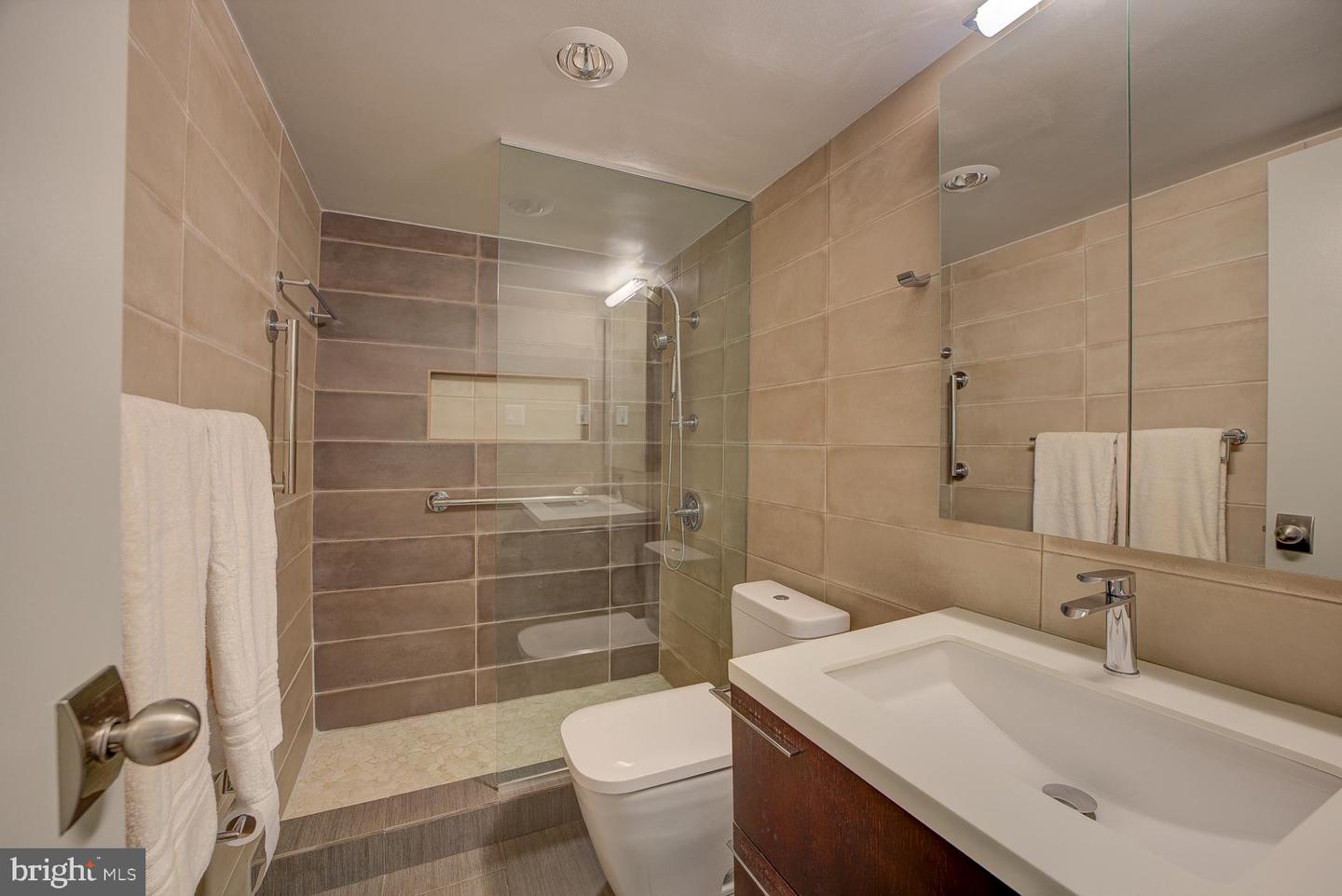 2939 VAN NESS ST NW #224, WASHINGTON, District Of Columbia 20008, 2 Bedrooms Bedrooms, 5 Rooms Rooms,2 BathroomsBathrooms,Residential,For sale,2939 VAN NESS ST NW #224,DCDC2206152 MLS # DCDC2206152