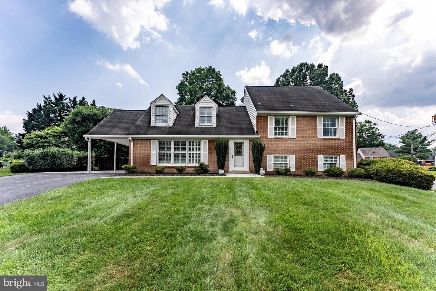 4716 PICKETT RD, FAIRFAX, Virginia 22032, 5 Bedrooms Bedrooms, ,2 BathroomsBathrooms,Residential,For sale,4716 PICKETT RD,VAFX2248048 MLS # VAFX2248048